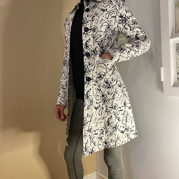 Jacob black and white jacket! - Picture 3 of 8